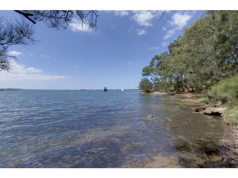 185 Watkins Road, Wangi Wangi NSW 2267