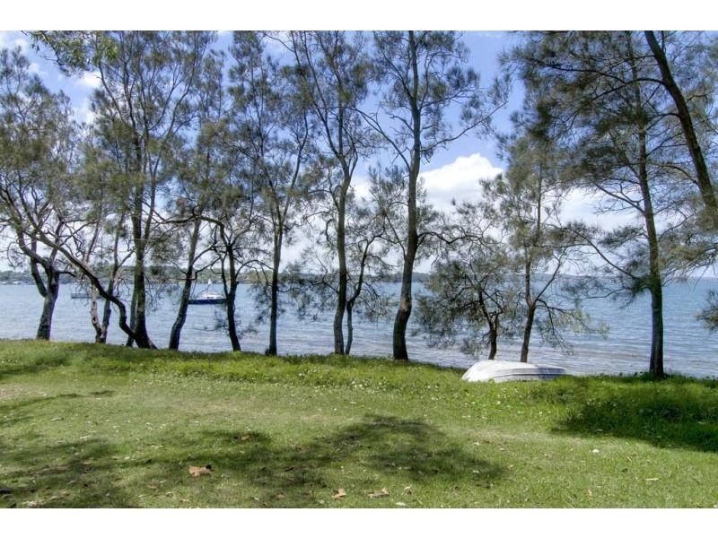 185 Watkins Road, Wangi Wangi NSW 2267