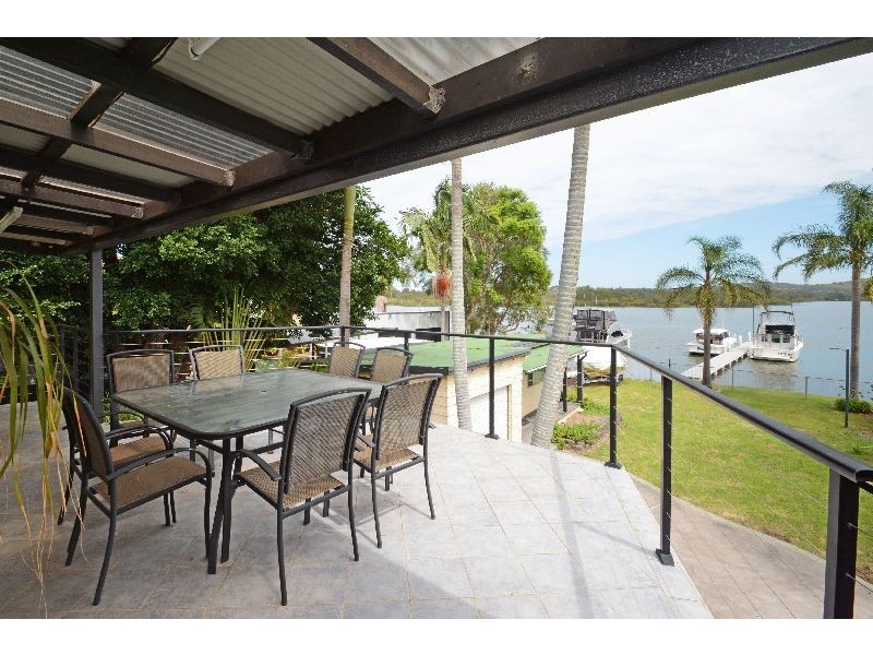 28 Edward Street, Fennell Bay NSW 2283