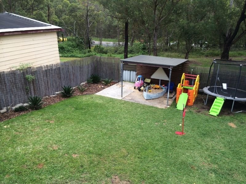 4 Fremantle Drive, Woodrising NSW 2284