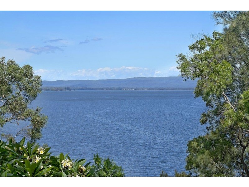 352 Dobell Drive, Wangi Wangi NSW 2267