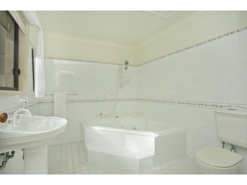 160 Coal Point Road, Coal Point NSW 2283