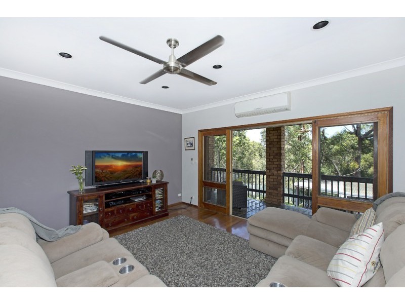 22 Lake Macquarie Close, Fennell Bay NSW 2283