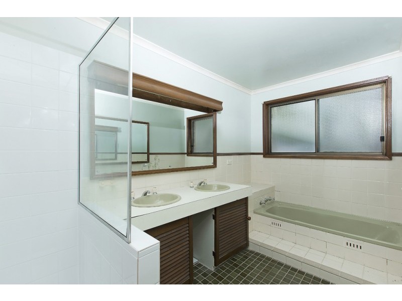 21 Sunlight Parade, Fishing Point NSW 2283