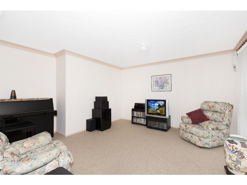 3 Azzura Close, Woodrising NSW 2284