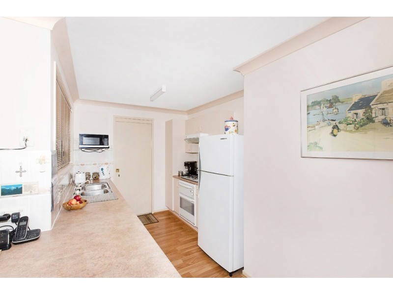 3 Azzura Close, Woodrising NSW 2284