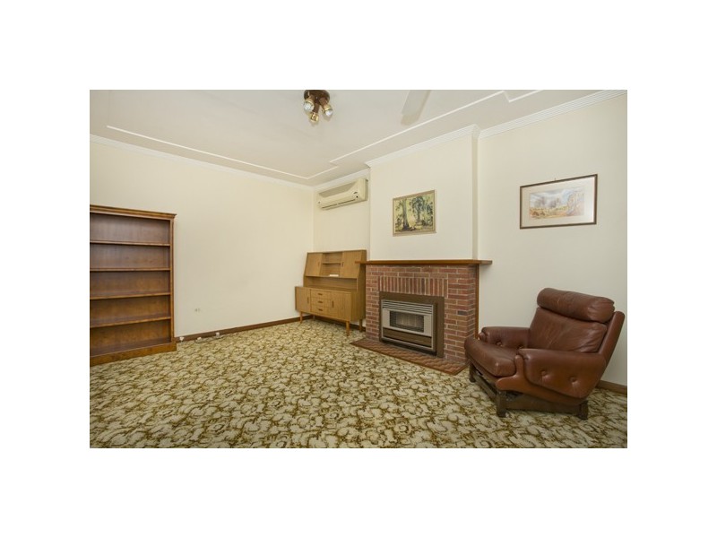 223 Awaba Road, Toronto NSW 2283