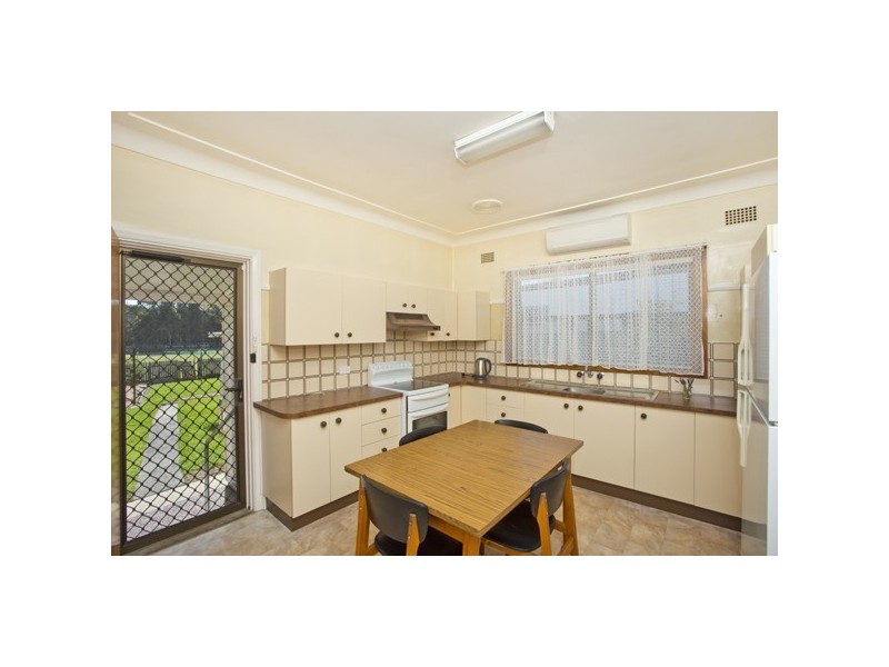 223 Awaba Road, Toronto NSW 2283