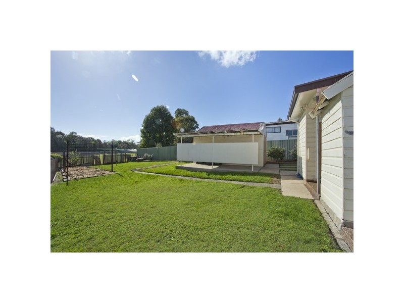 223 Awaba Road, Toronto NSW 2283