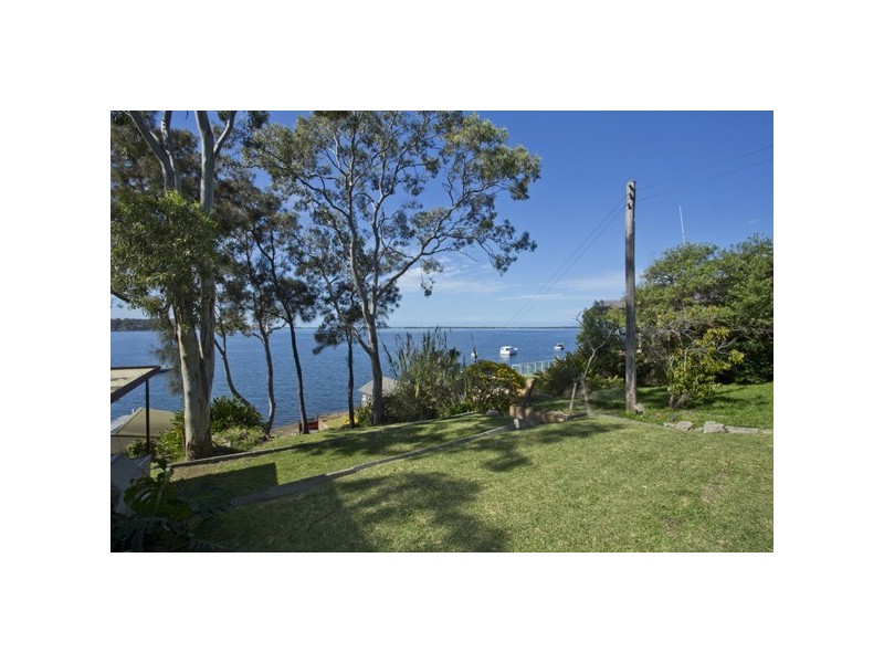 197 Fishing Point Road, Fishing Point NSW 2283