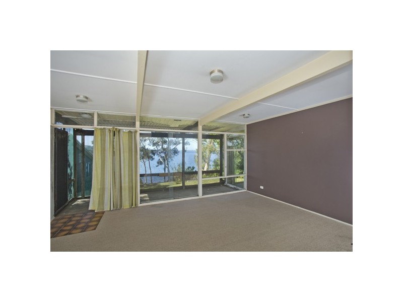 197 Fishing Point Road, Fishing Point NSW 2283