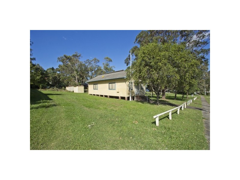 300 Main Road, Fennell Bay NSW 2283
