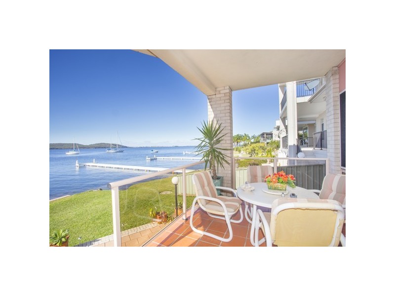 35 Excelsior Parade, Carey Bay NSW 2283