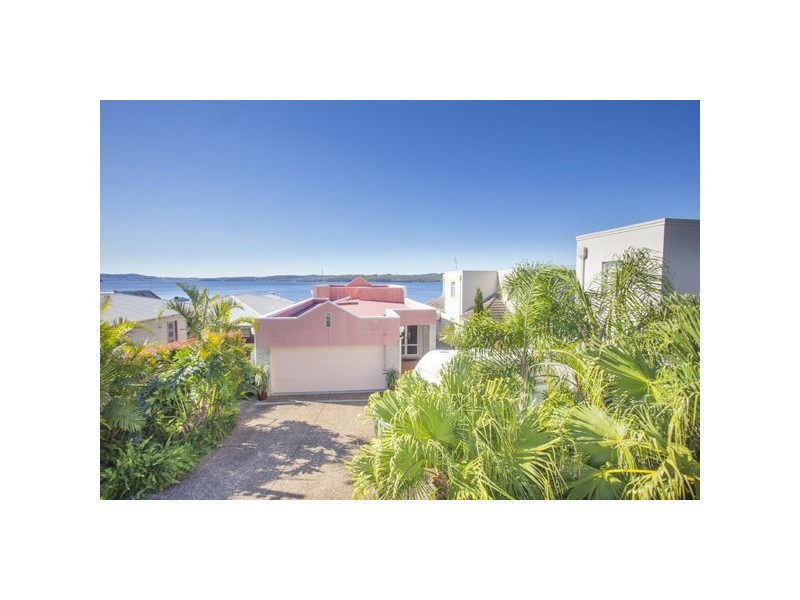 35 Excelsior Parade, Carey Bay NSW 2283