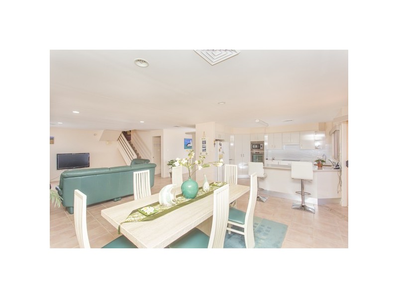 35 Excelsior Parade, Carey Bay NSW 2283