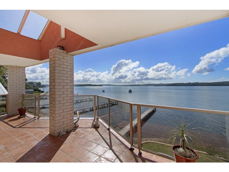 35 Excelsior Parade, Carey Bay NSW 2283