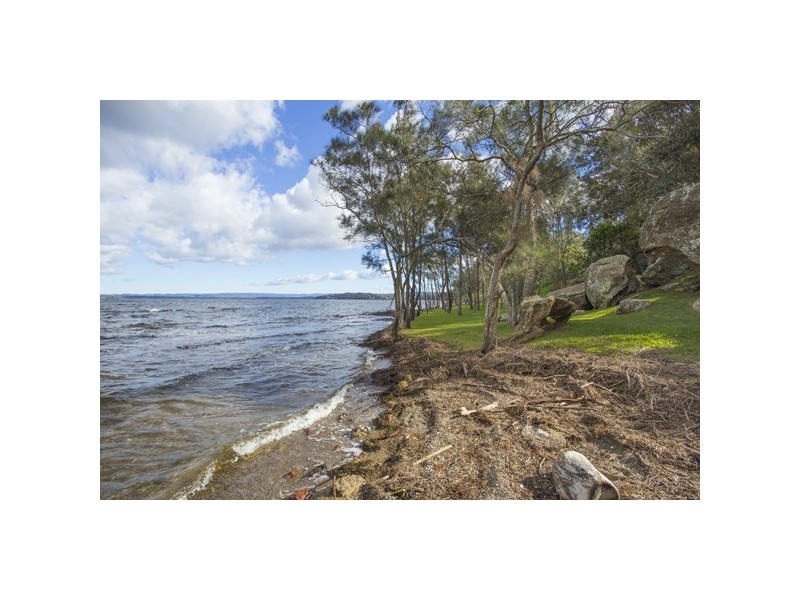 350 Dobell Drive, Wangi Wangi NSW 2267