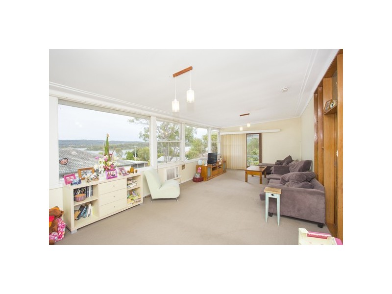 19 Elizabeth Street, Fennell Bay NSW 2283