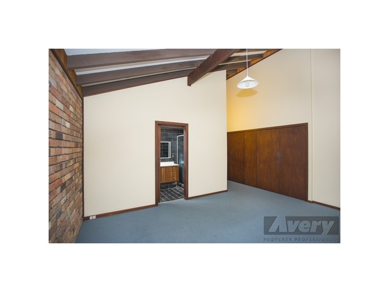 17 Roy Avenue, Bolton Point NSW 2283