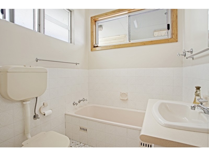 1 & 3 Manchester Close, Buttaba NSW 2283