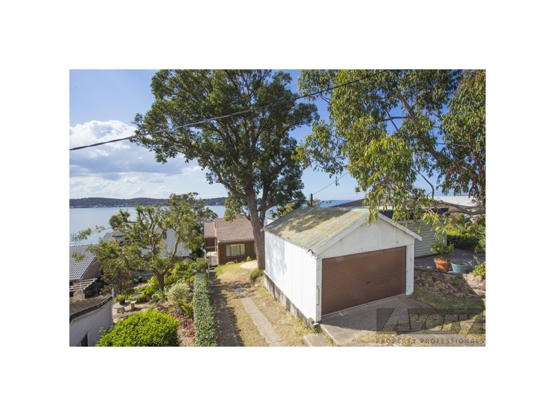 141 Fishing Point Road, Fishing Point NSW 2283