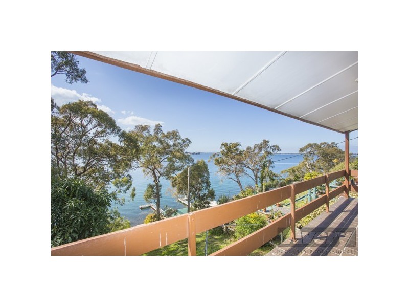 141 Fishing Point Road, Fishing Point NSW 2283