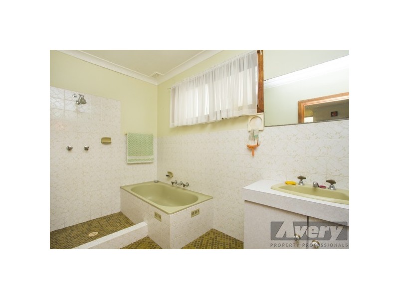 141 Fishing Point Road, Fishing Point NSW 2283