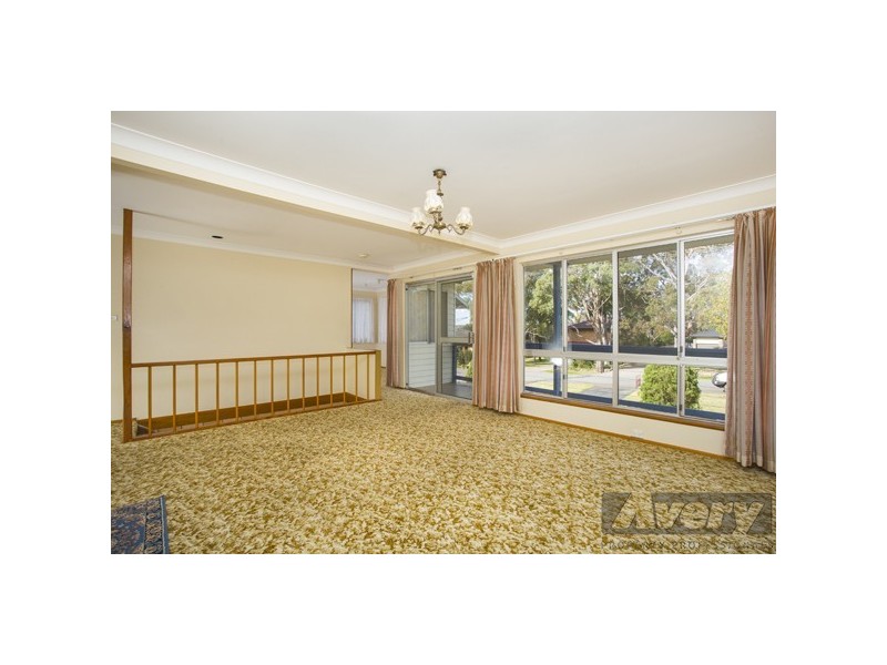 18 Rosemary Row, Rathmines NSW 2283