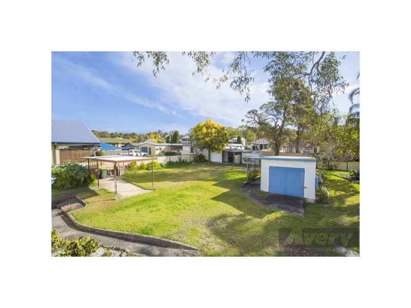 18 Rosemary Row, Rathmines NSW 2283