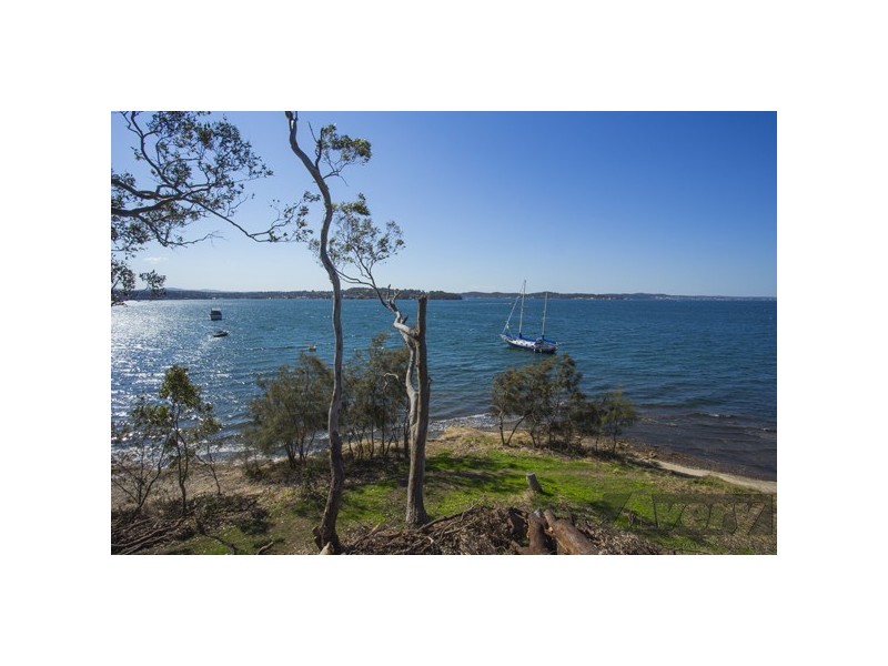 183 Watkins Road, Wangi Wangi NSW 2267