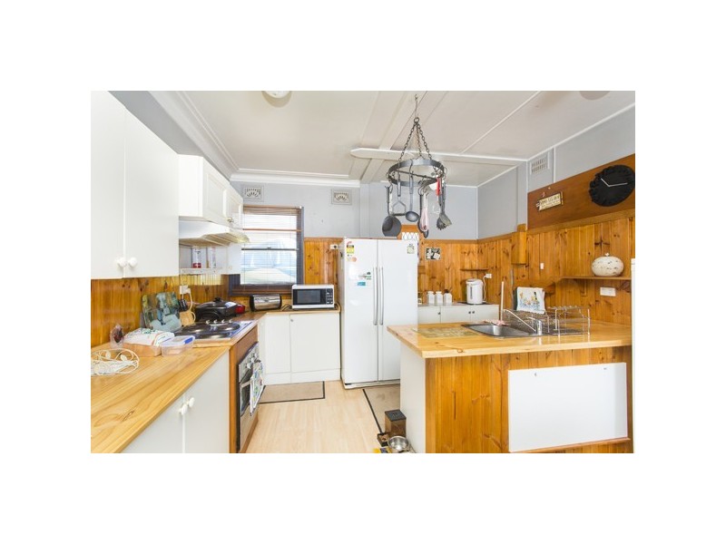 66 Bay Road, Bolton Point NSW 2283