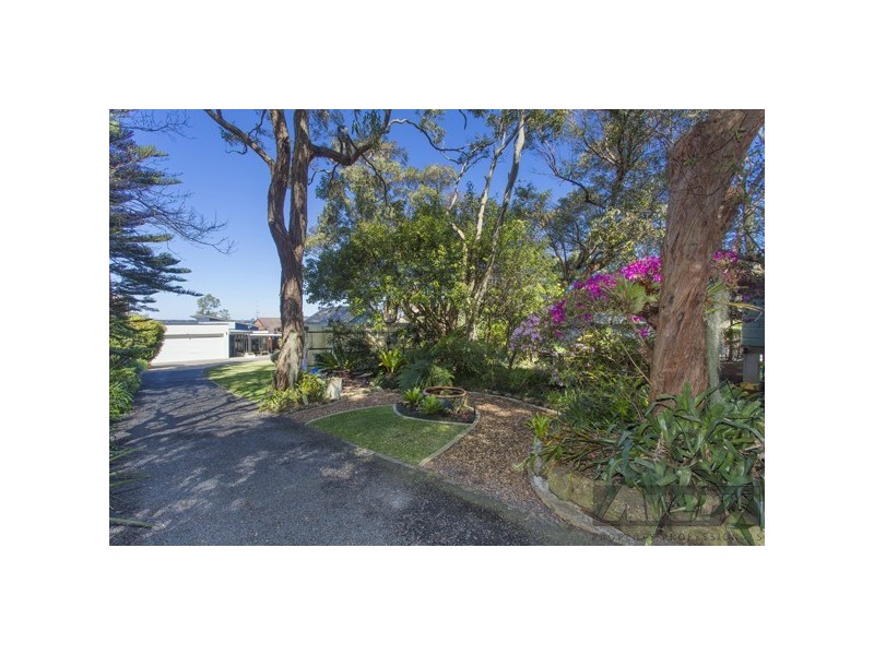 390 Skye Point Road, Coal Point NSW 2283