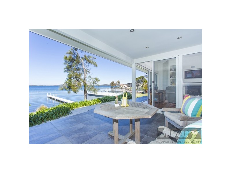 390 Skye Point Road, Coal Point NSW 2283