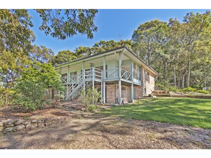 220 Coal Point Road, Coal Point NSW 2283