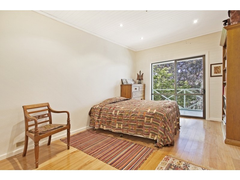 220 Coal Point Road, Coal Point NSW 2283