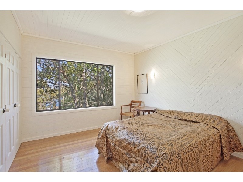 220 Coal Point Road, Coal Point NSW 2283