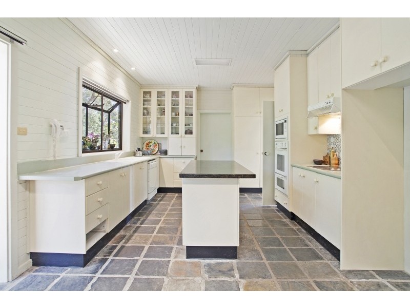 220 Coal Point Road, Coal Point NSW 2283