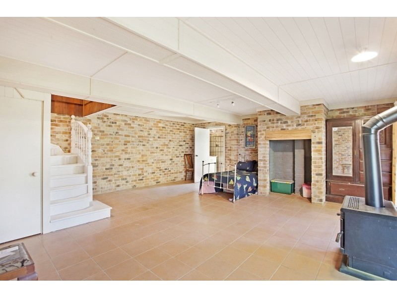 220 Coal Point Road, Coal Point NSW 2283
