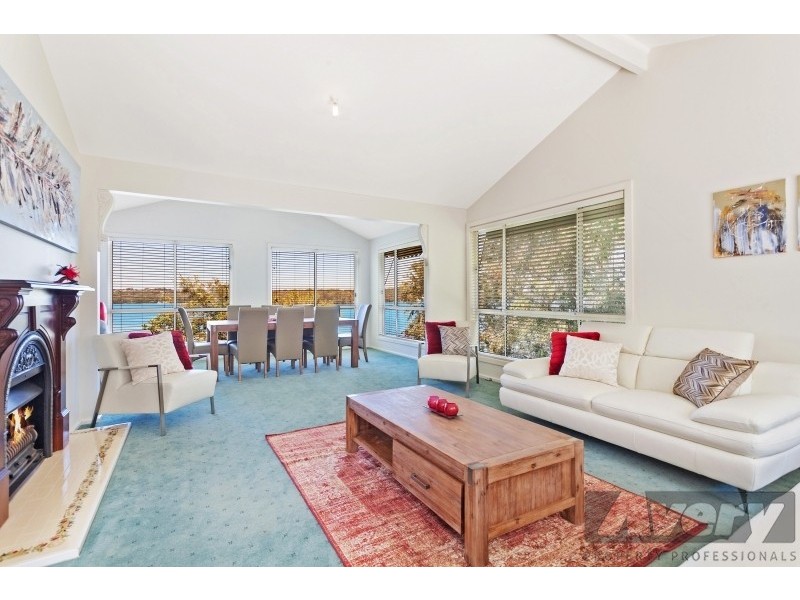 74 Kilaben Road, Kilaben Bay NSW 2283