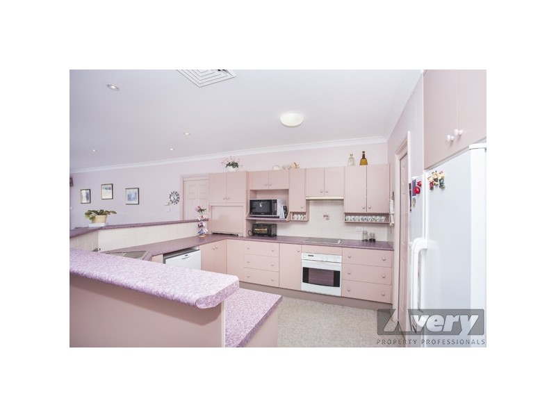 10 Ambrose Street, Carey Bay NSW 2283