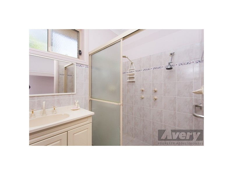 10 Ambrose Street, Carey Bay NSW 2283