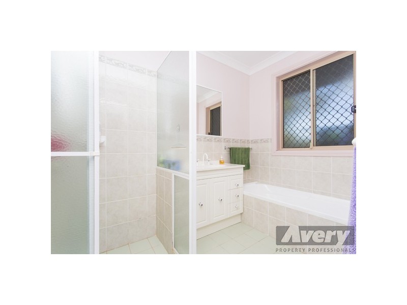 10 Ambrose Street, Carey Bay NSW 2283