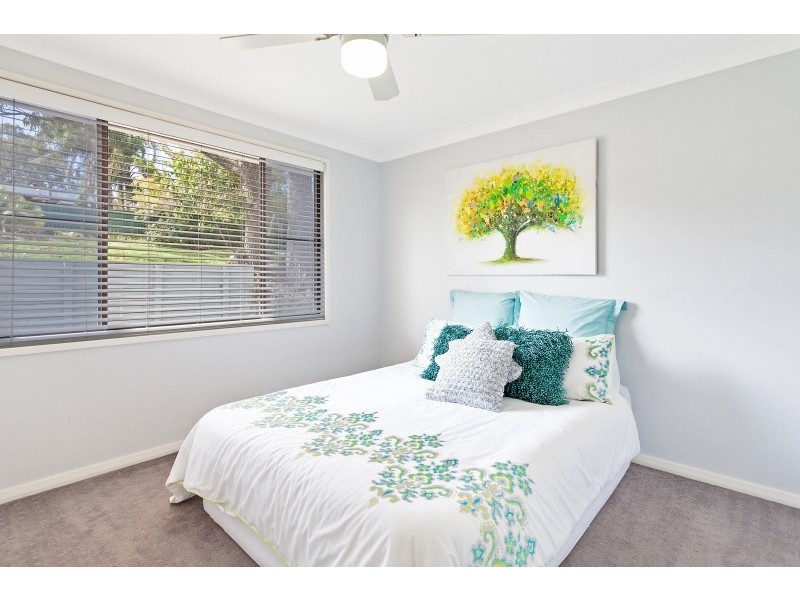 4 Fremantle Drive, Woodrising NSW 2284