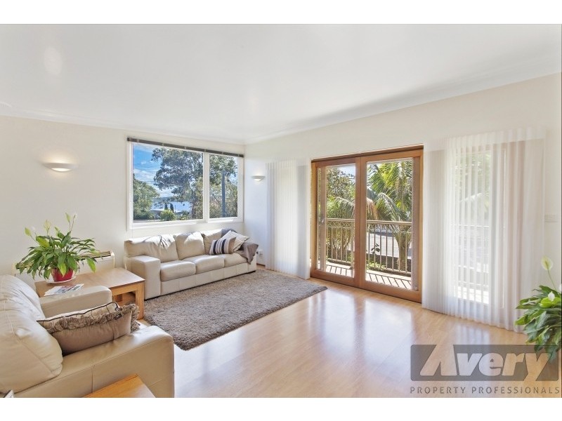 17 Amelia Street, Carey Bay NSW 2283
