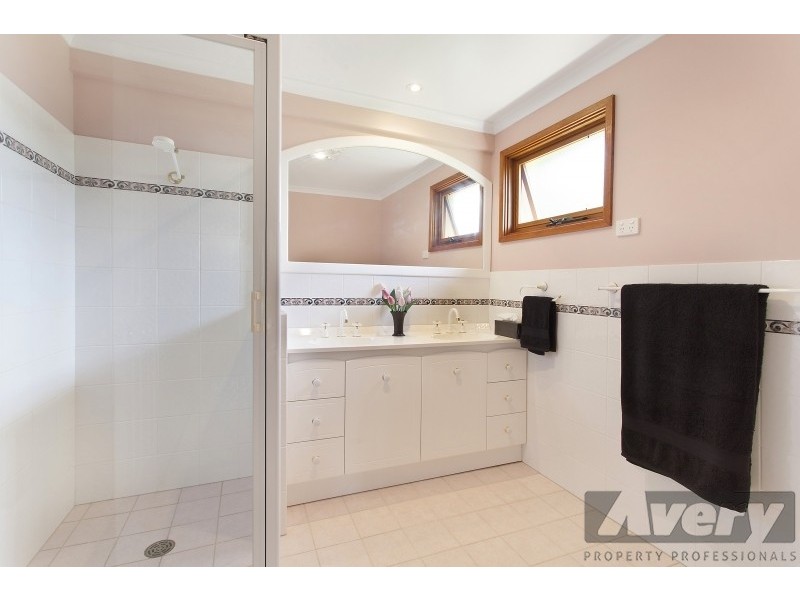 17 Amelia Street, Carey Bay NSW 2283
