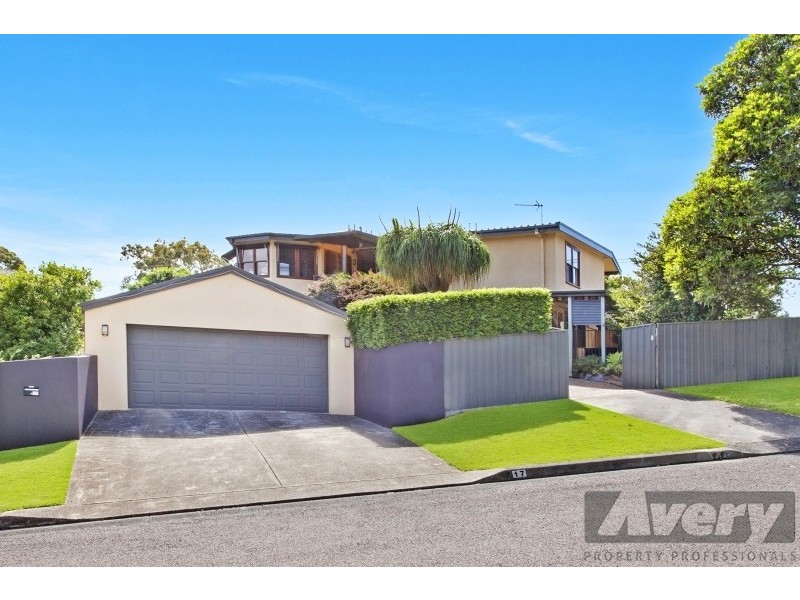 17 Amelia Street, Carey Bay NSW 2283