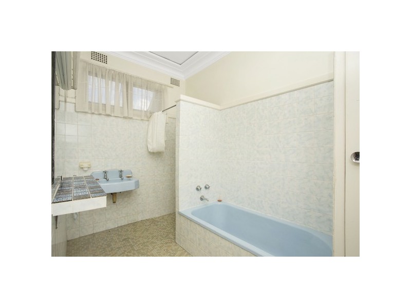 237 Excelsior Parade, Toronto NSW 2283