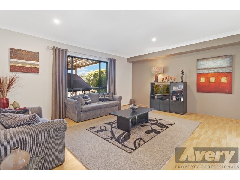 4 Exeter Street, Carey Bay NSW 2283