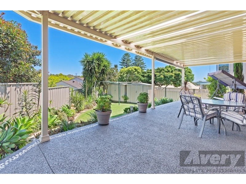 4 Exeter Street, Carey Bay NSW 2283