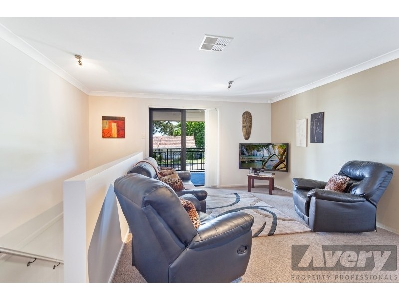 4 Exeter Street, Carey Bay NSW 2283